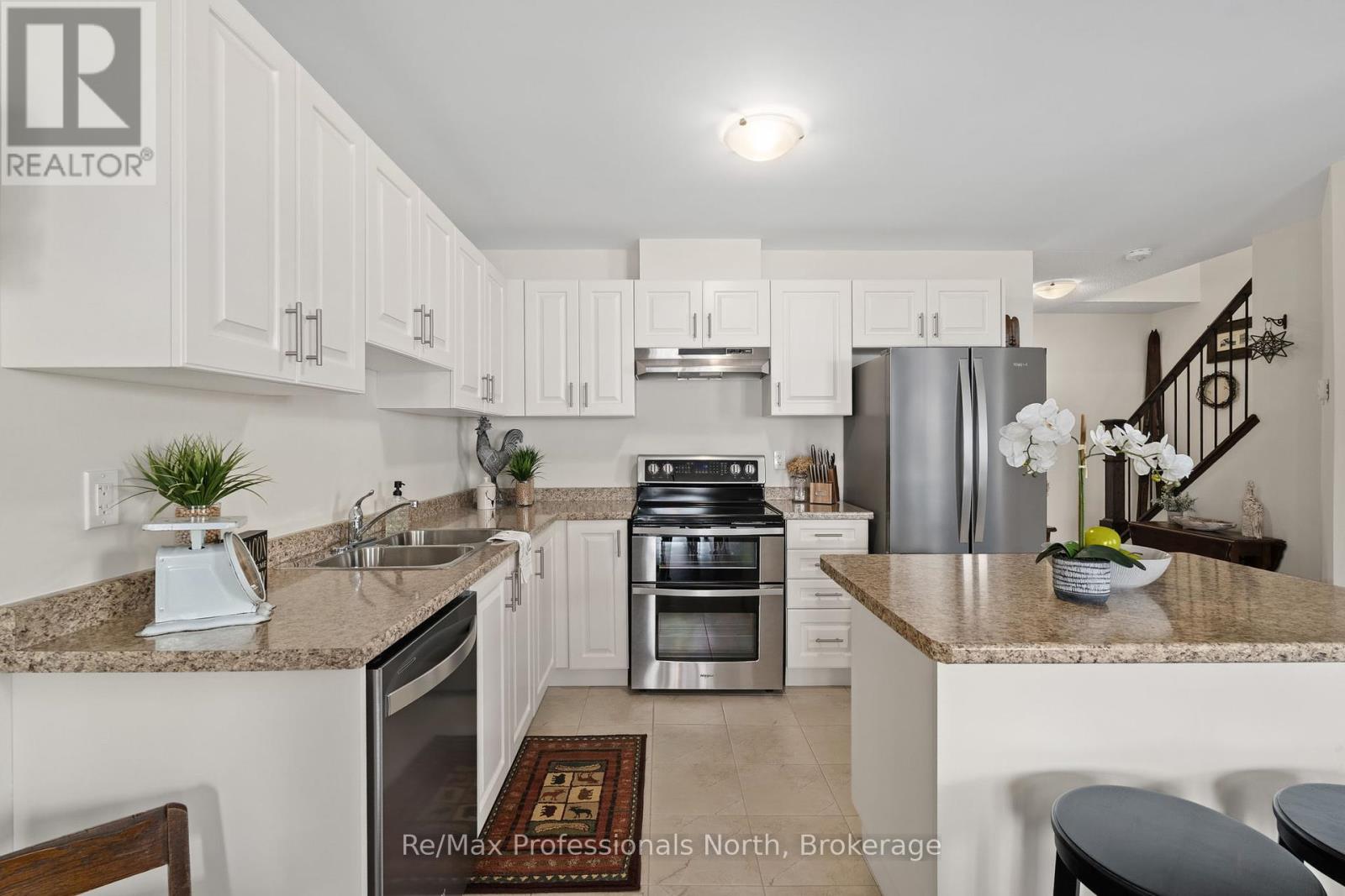 160 Daffodil Court, Gravenhurst, Ontario  P1P 0B8 - Photo 14 - X12354297