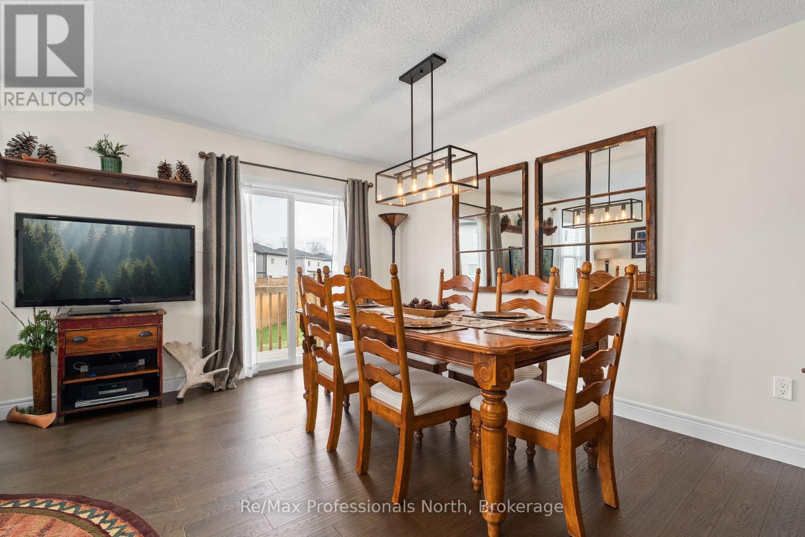 160 Daffodil Court, Gravenhurst, Ontario  P1P 0B8 - Photo 17 - X12354297