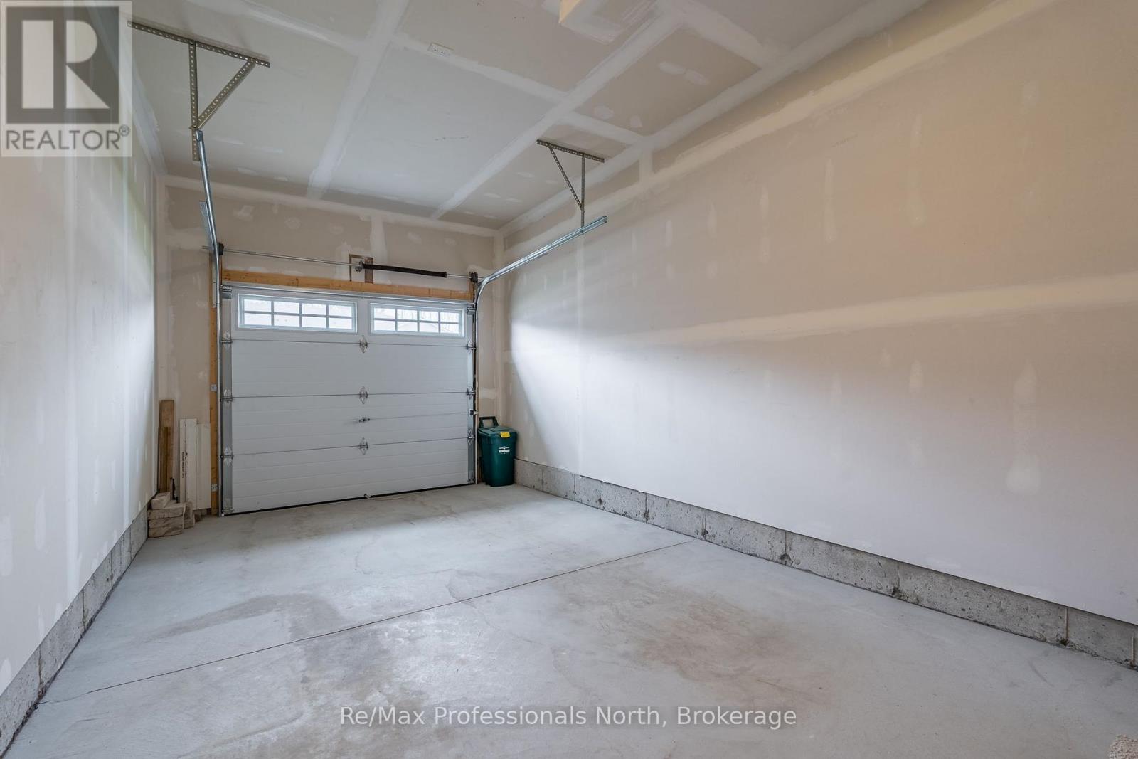 160 Daffodil Court, Gravenhurst, Ontario  P1P 0B8 - Photo 31 - X12354297