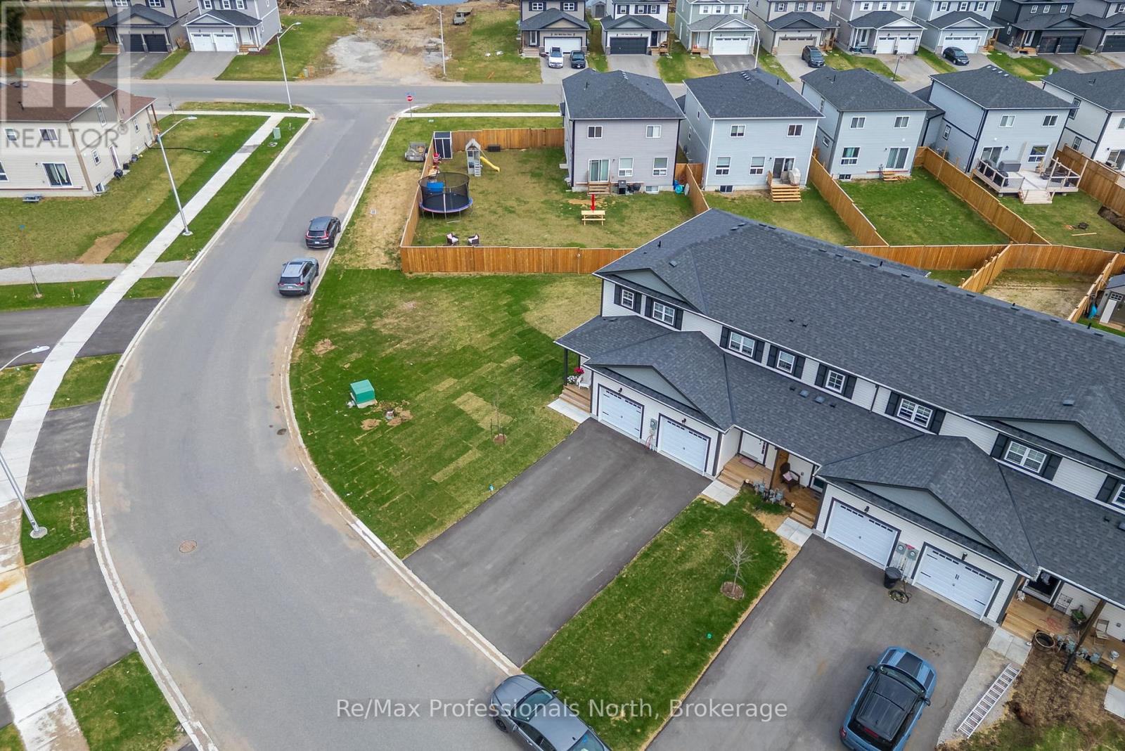 160 Daffodil Court, Gravenhurst, Ontario  P1P 0B8 - Photo 5 - X12354297