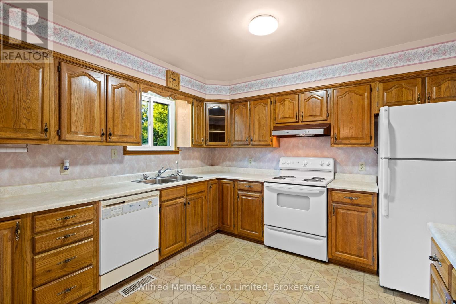 262663 Varney Road, West Grey, Ontario  N0G 1R0 - Photo 6 - X12354316