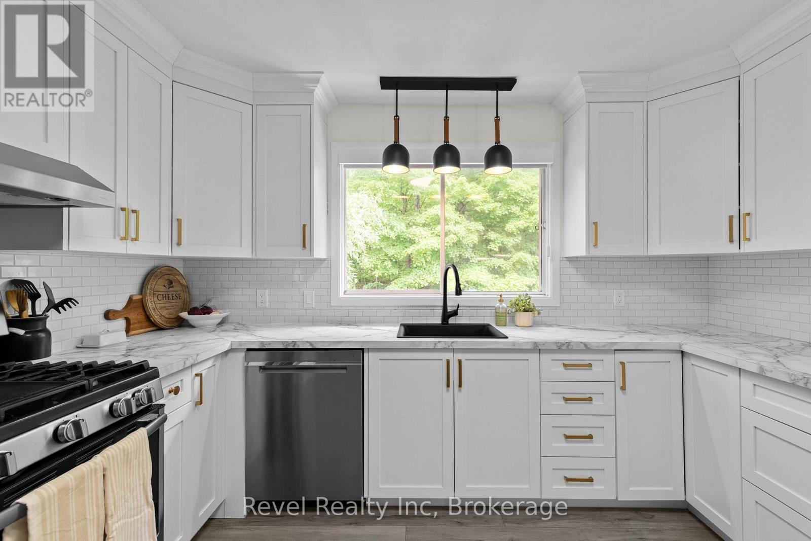 35 MACKLAIM DRIVE, Parry Sound, Ontario