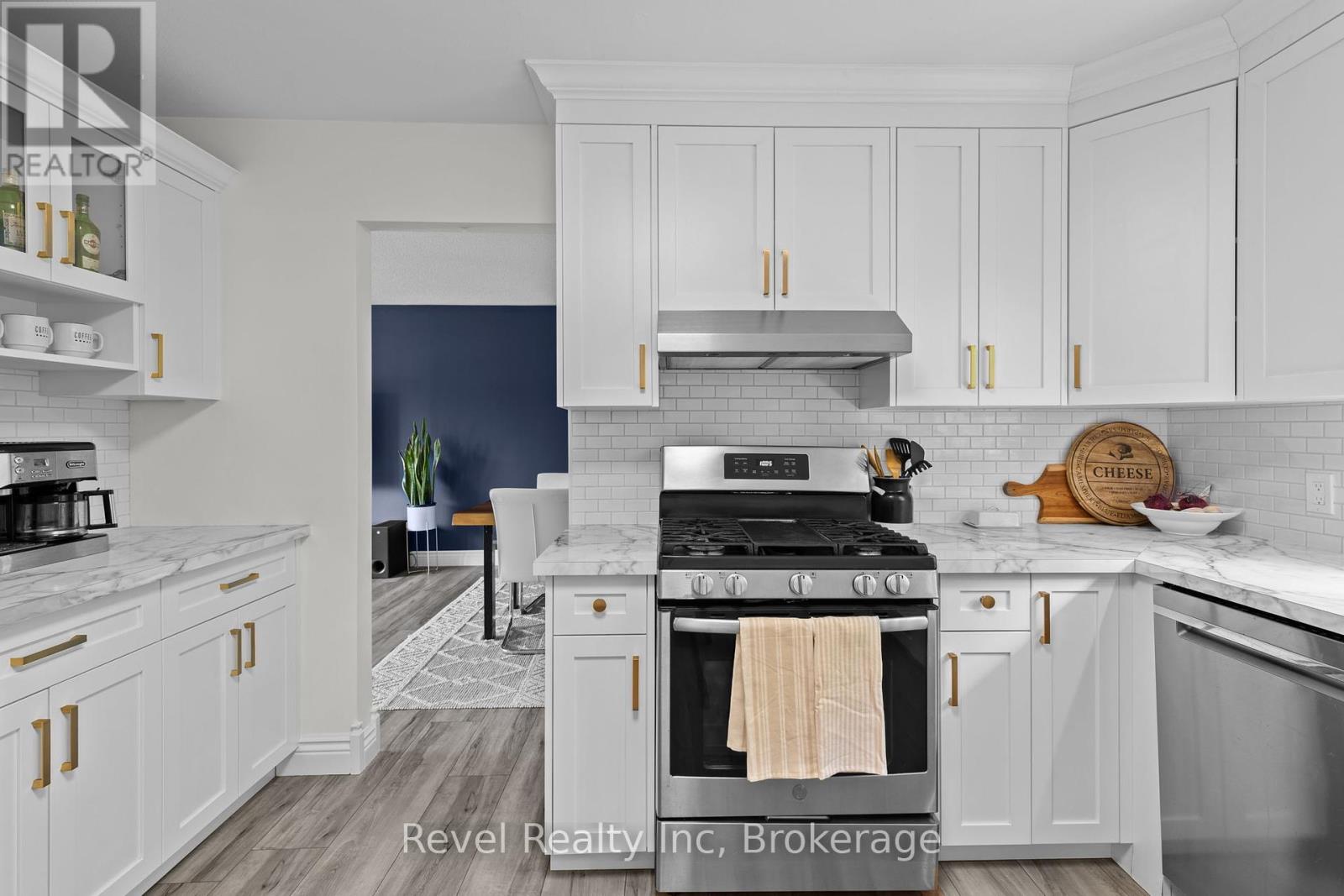 35 Macklaim Drive, Parry Sound, Ontario  P2A 2Z7 - Photo 17 - X12354333