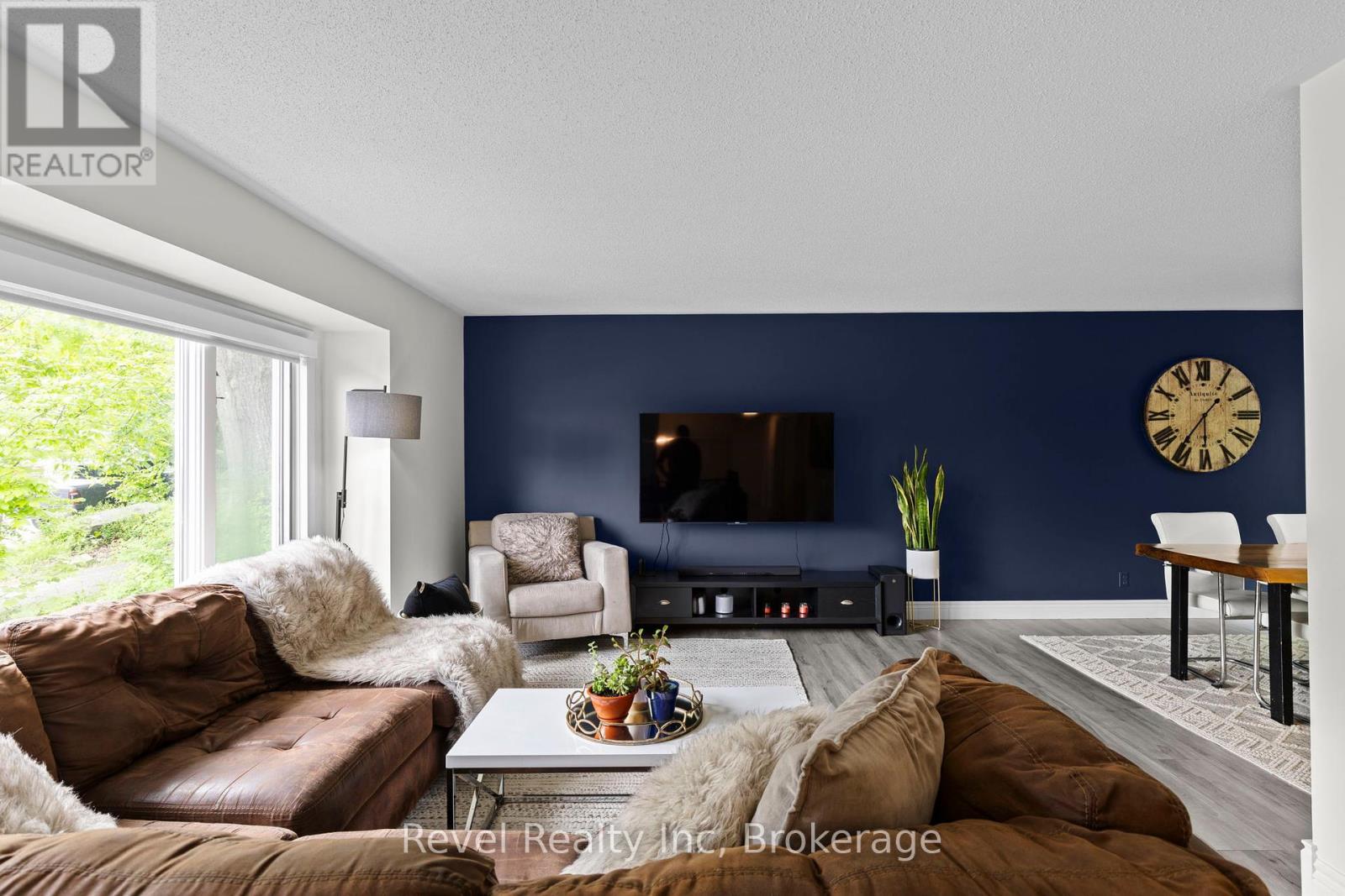 35 Macklaim Drive, Parry Sound, Ontario  P2A 2Z7 - Photo 22 - X12354333