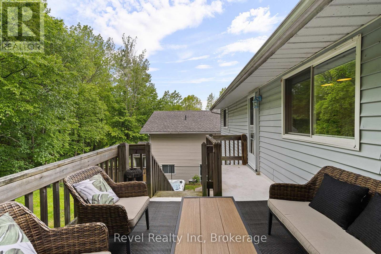 35 Macklaim Drive, Parry Sound, Ontario  P2A 2Z7 - Photo 32 - X12354333