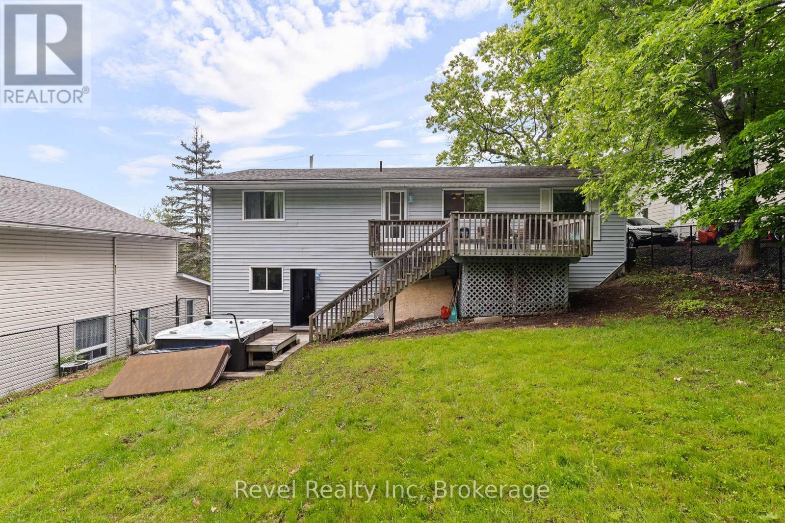 35 Macklaim Drive, Parry Sound, Ontario  P2A 2Z7 - Photo 34 - X12354333