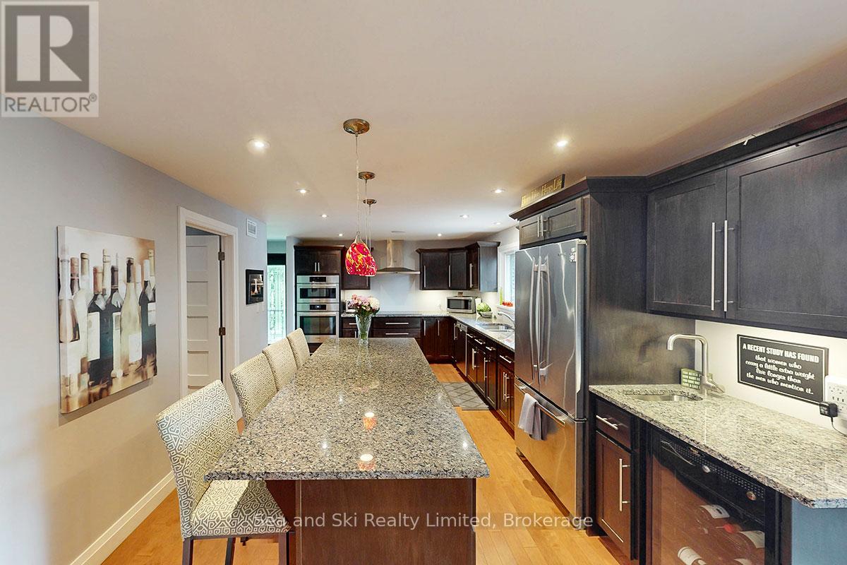 102 Mccullough Lake Drive, Chatsworth, Ontario  N0H 2V0 - Photo 10 - X12354409