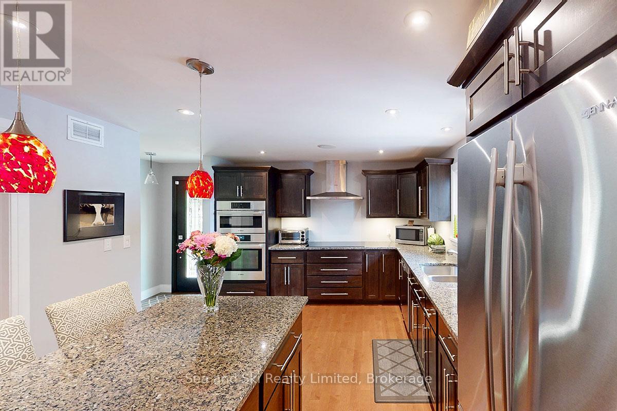 102 Mccullough Lake Drive, Chatsworth, Ontario  N0H 2V0 - Photo 12 - X12354409