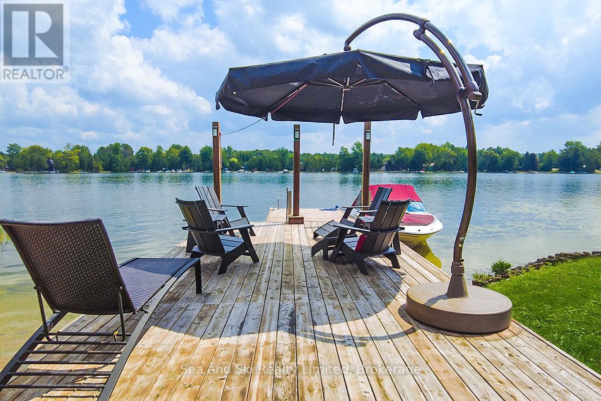 102 Mccullough Lake Drive, Chatsworth, Ontario  N0H 2V0 - Photo 2 - X12354409
