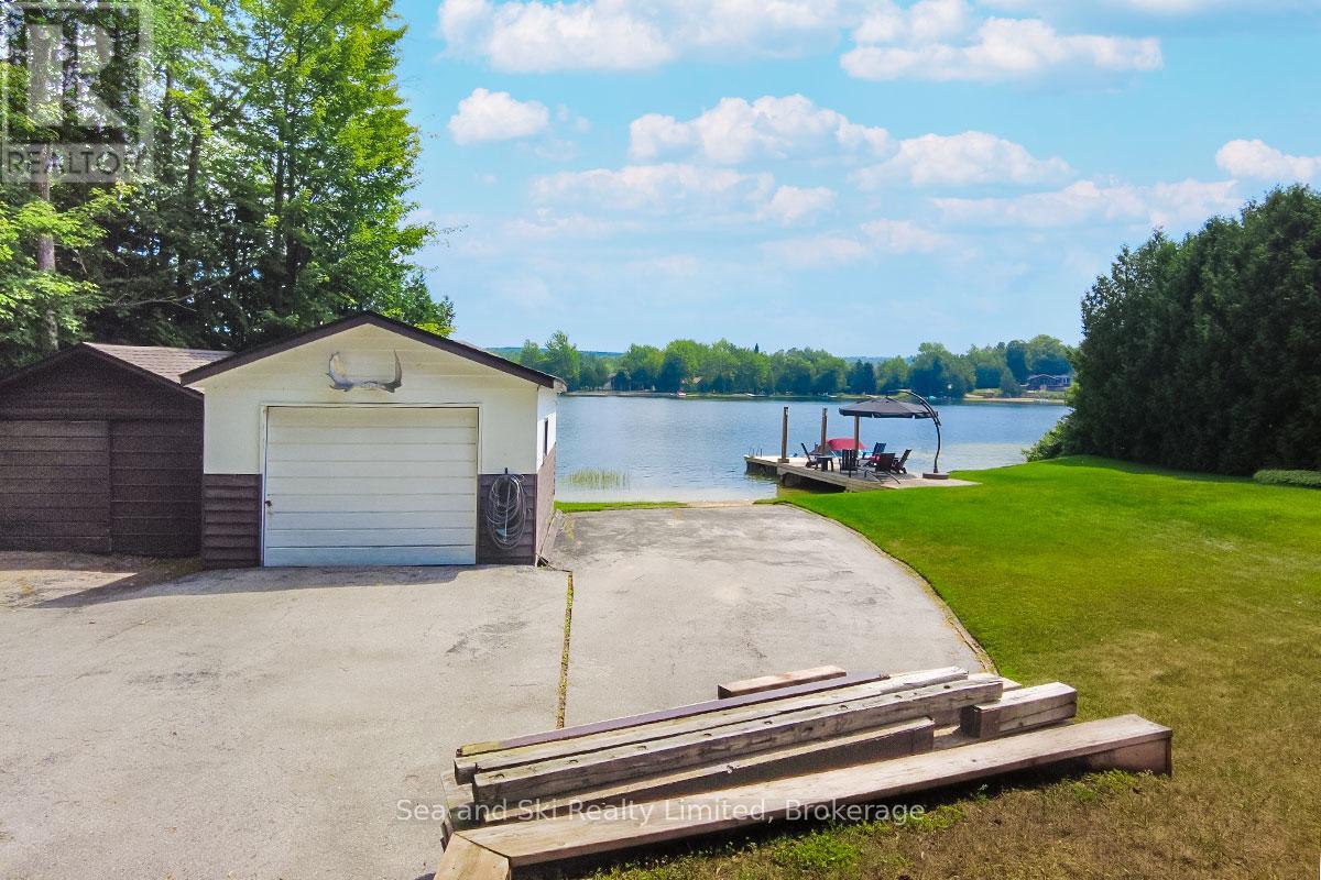 102 Mccullough Lake Drive, Chatsworth, Ontario  N0H 2V0 - Photo 39 - X12354409