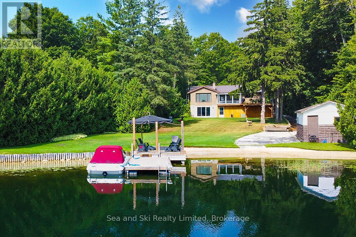 102 Mccullough Lake Drive, Chatsworth, Ontario  N0H 2V0 - Photo 5 - X12354409