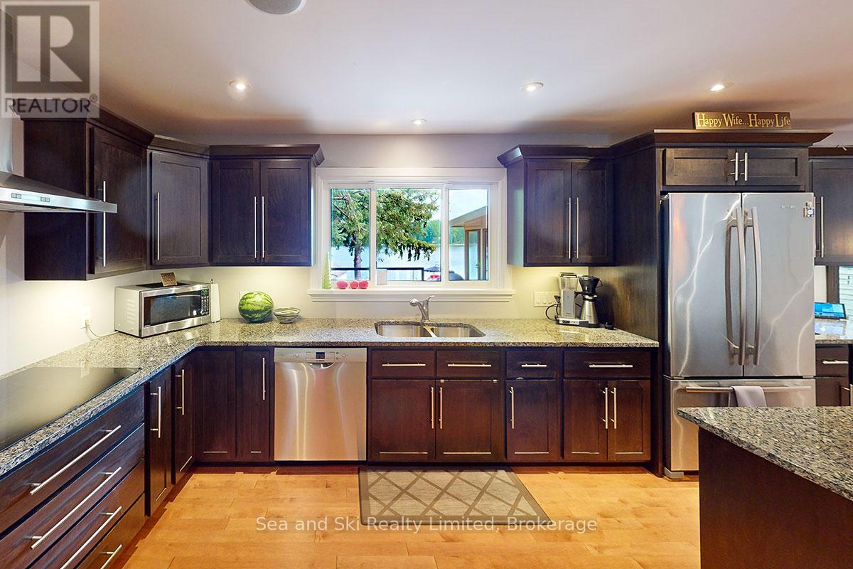 102 Mccullough Lake Drive, Chatsworth, Ontario  N0H 2V0 - Photo 8 - X12354409