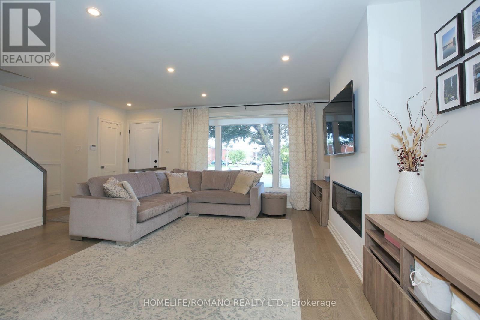 Property at 72 DEVERELL CRESCENT image 5