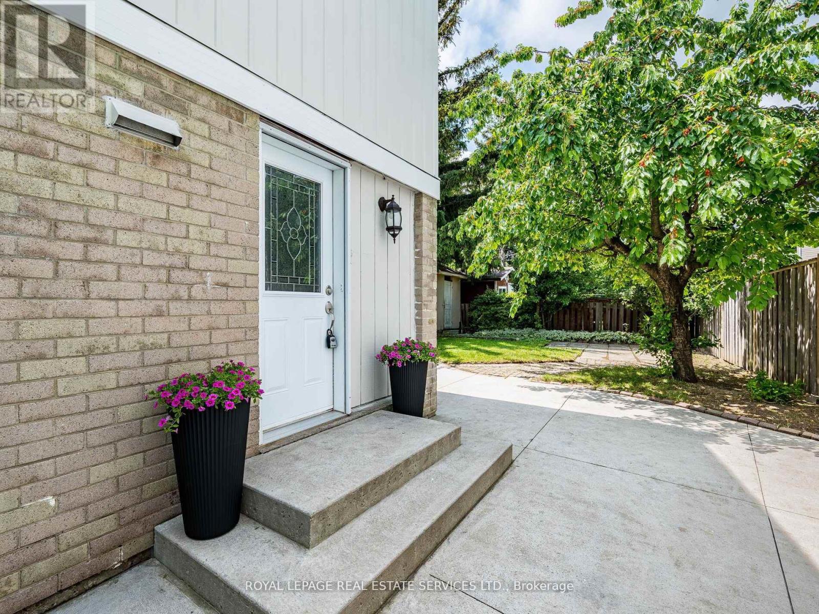 Property at 20 HANDEL COURT image 3