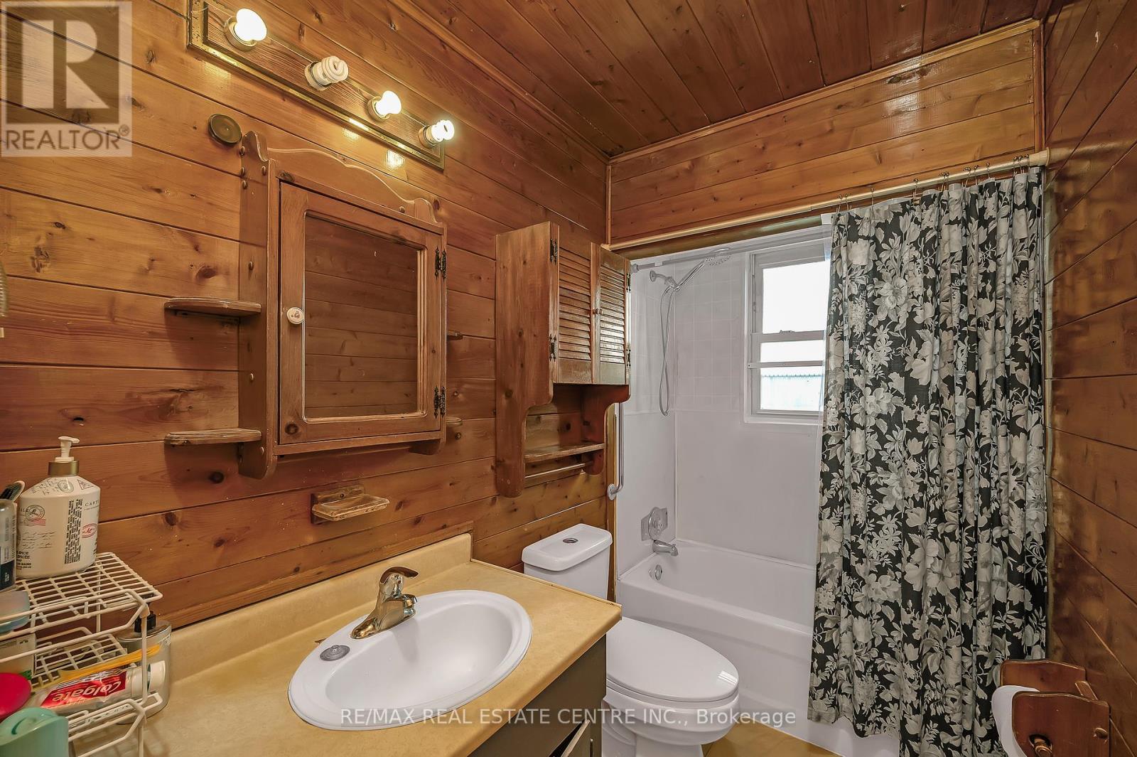 676 Upper Wentworth Street, Hamilton, Ontario  L9A 4V5 - Photo 15 - X12354195