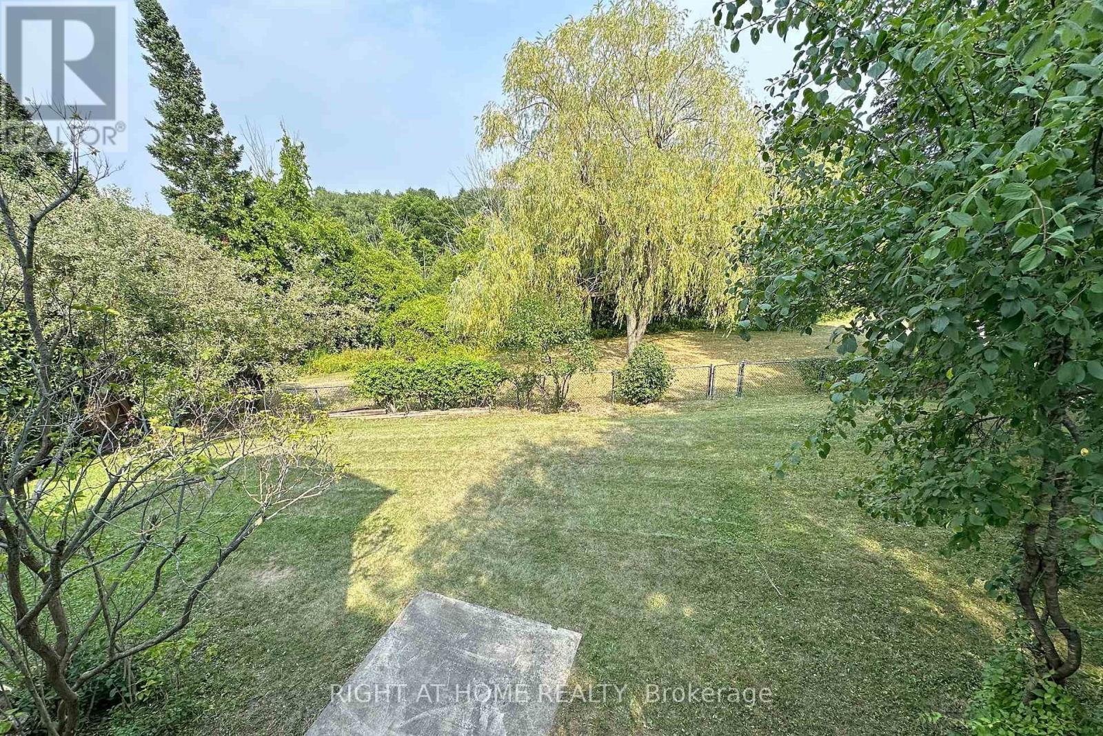 Property at 102 HIALEAH CRESCENT image 3