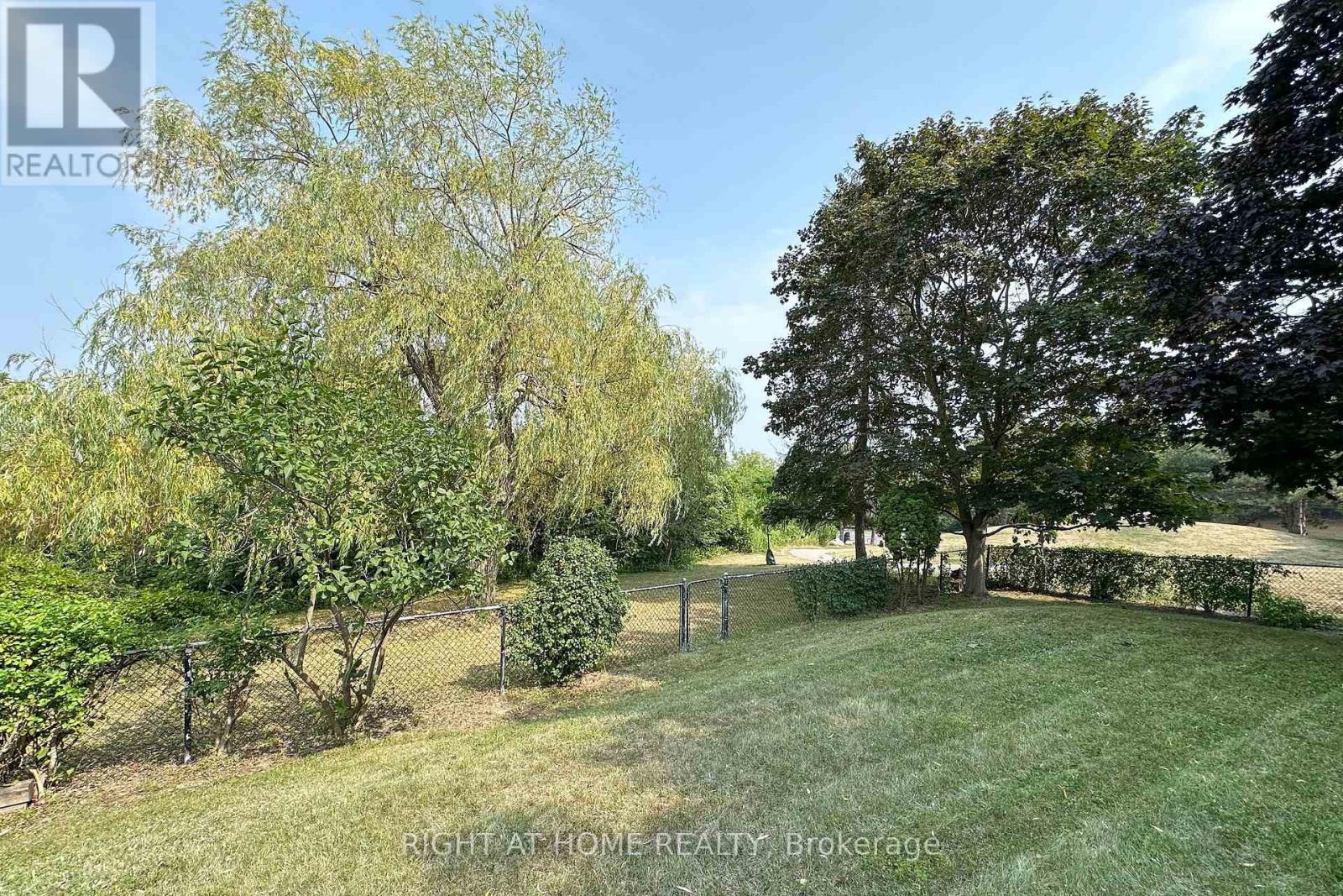 Property at 102 HIALEAH CRESCENT image 4