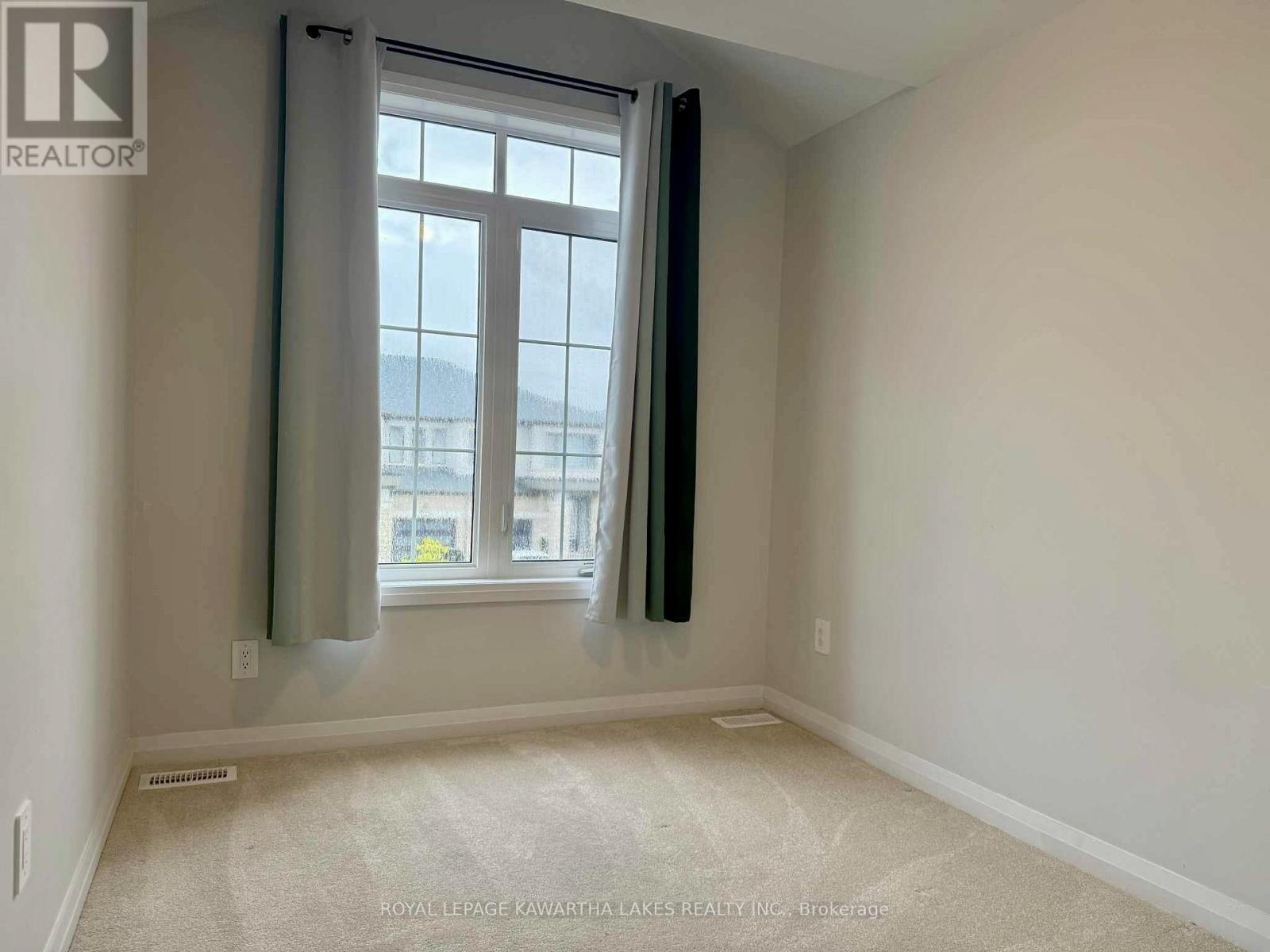 19 Keenan Street, Kawartha Lakes, Ontario  K9V 6C2 - Photo 14 - X12354421