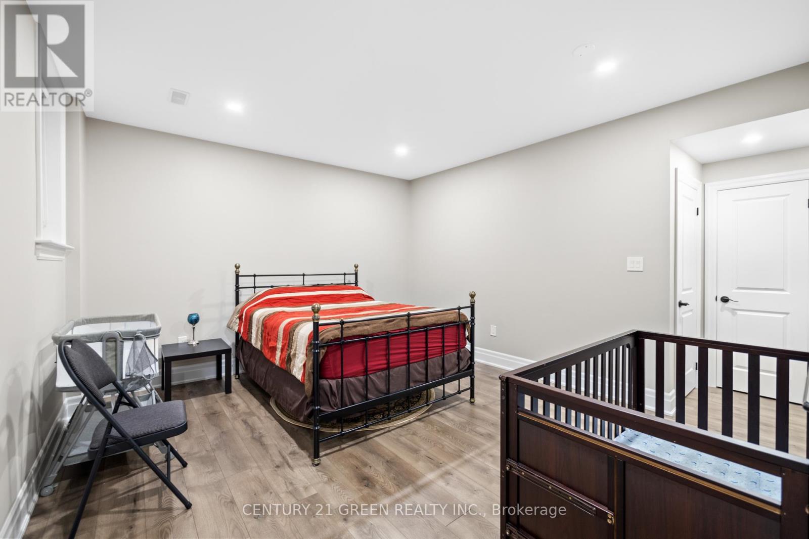 679 Hiawatha Boulevard, Hamilton, Ontario  L9G 3A6 - Photo 44 - X12354044