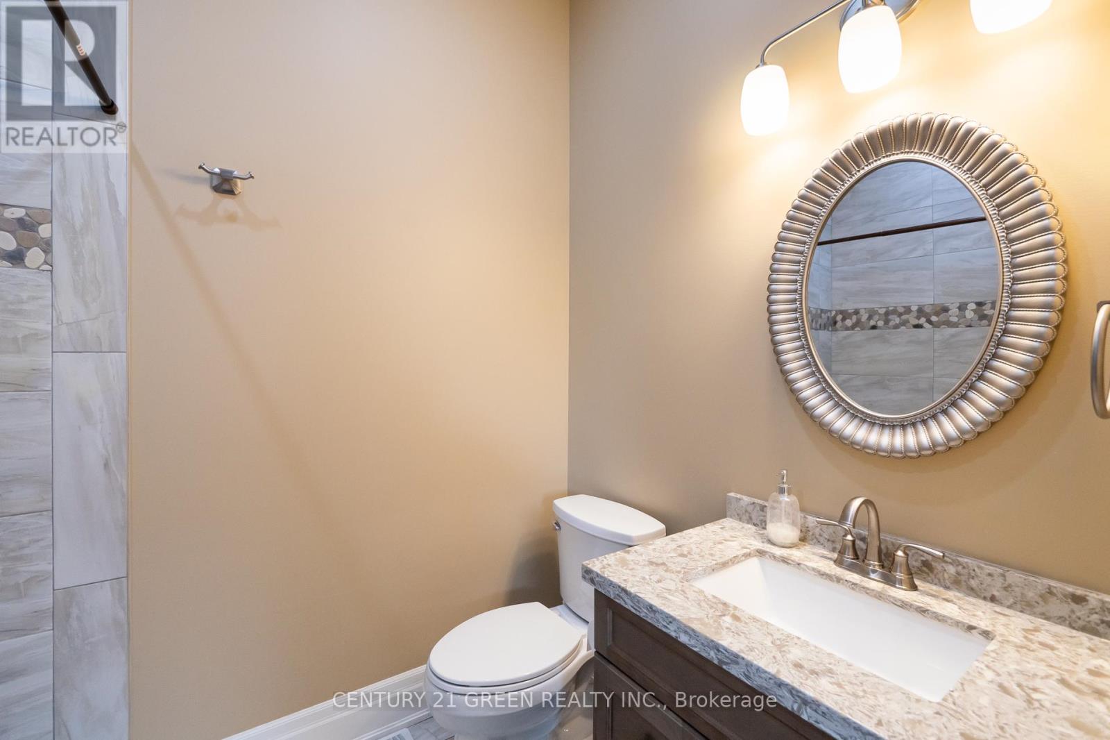 679 Hiawatha Boulevard, Hamilton, Ontario  L9G 3A6 - Photo 20 - X12354044