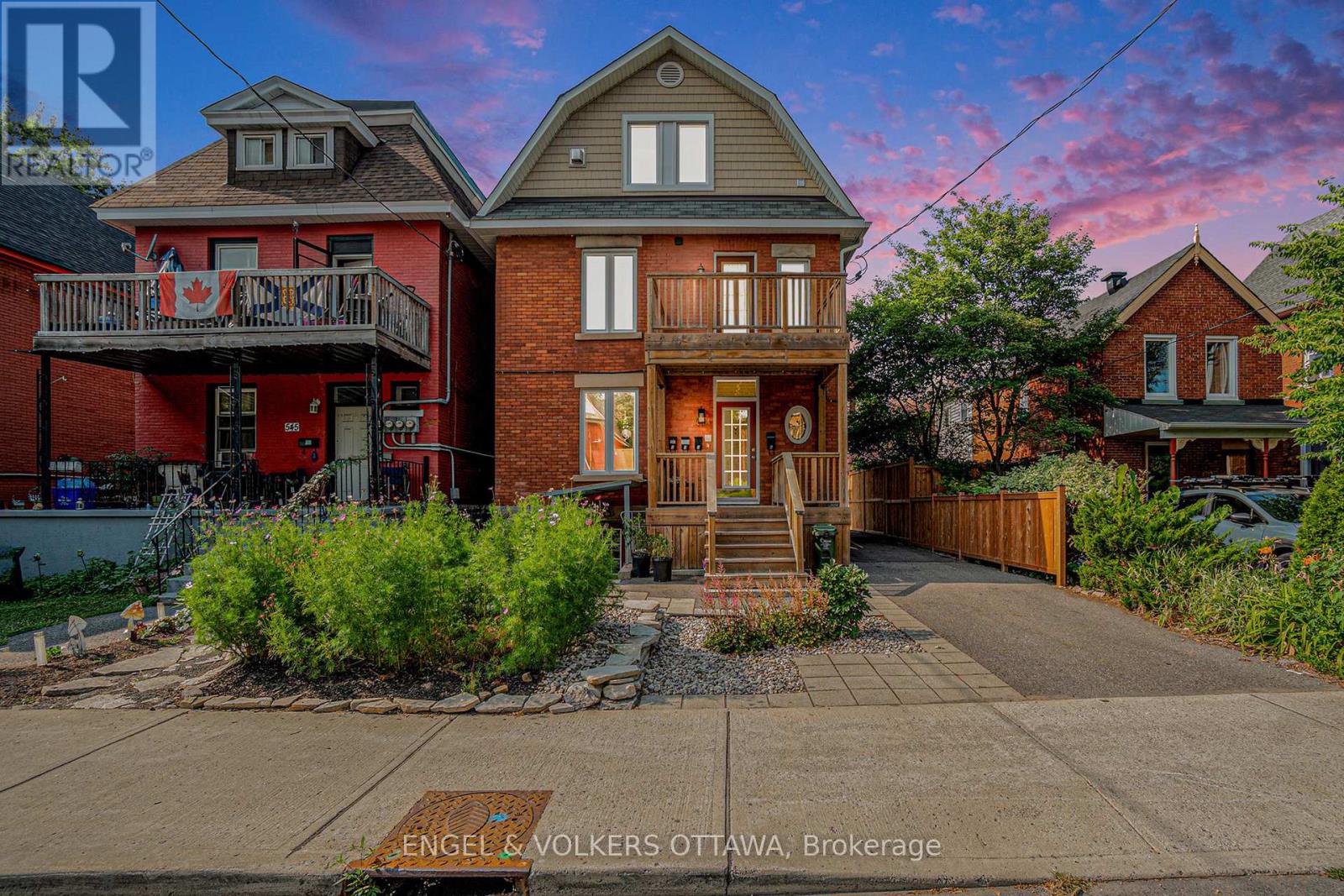 Property at 543 MCLEOD STREET image 1