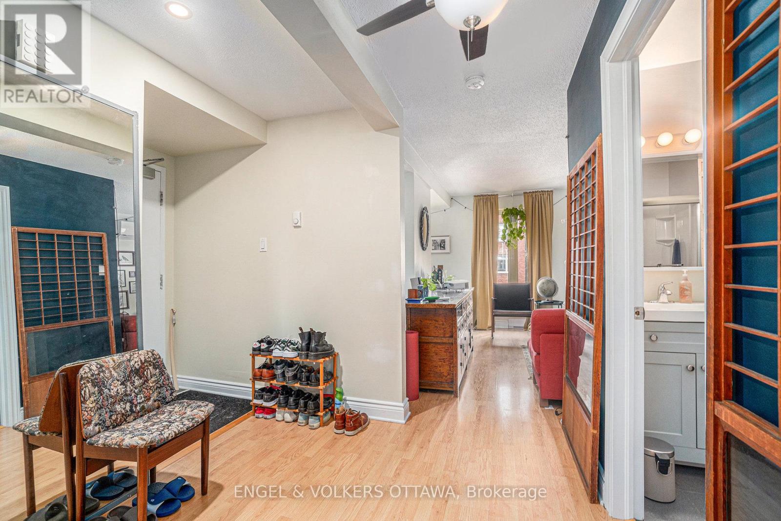 Property at 543 MCLEOD STREET image 3