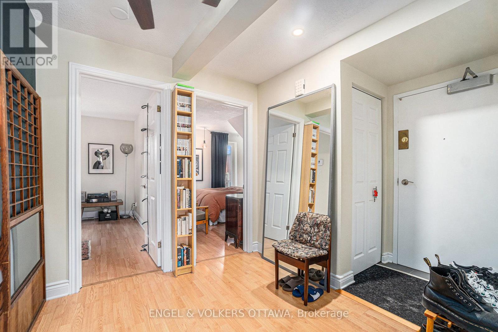 Property at 543 MCLEOD STREET image 4