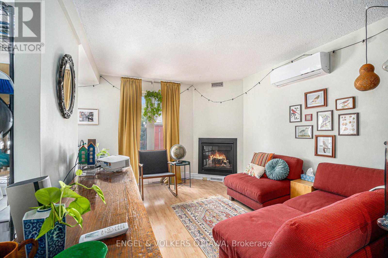 Property at 543 MCLEOD STREET image 5
