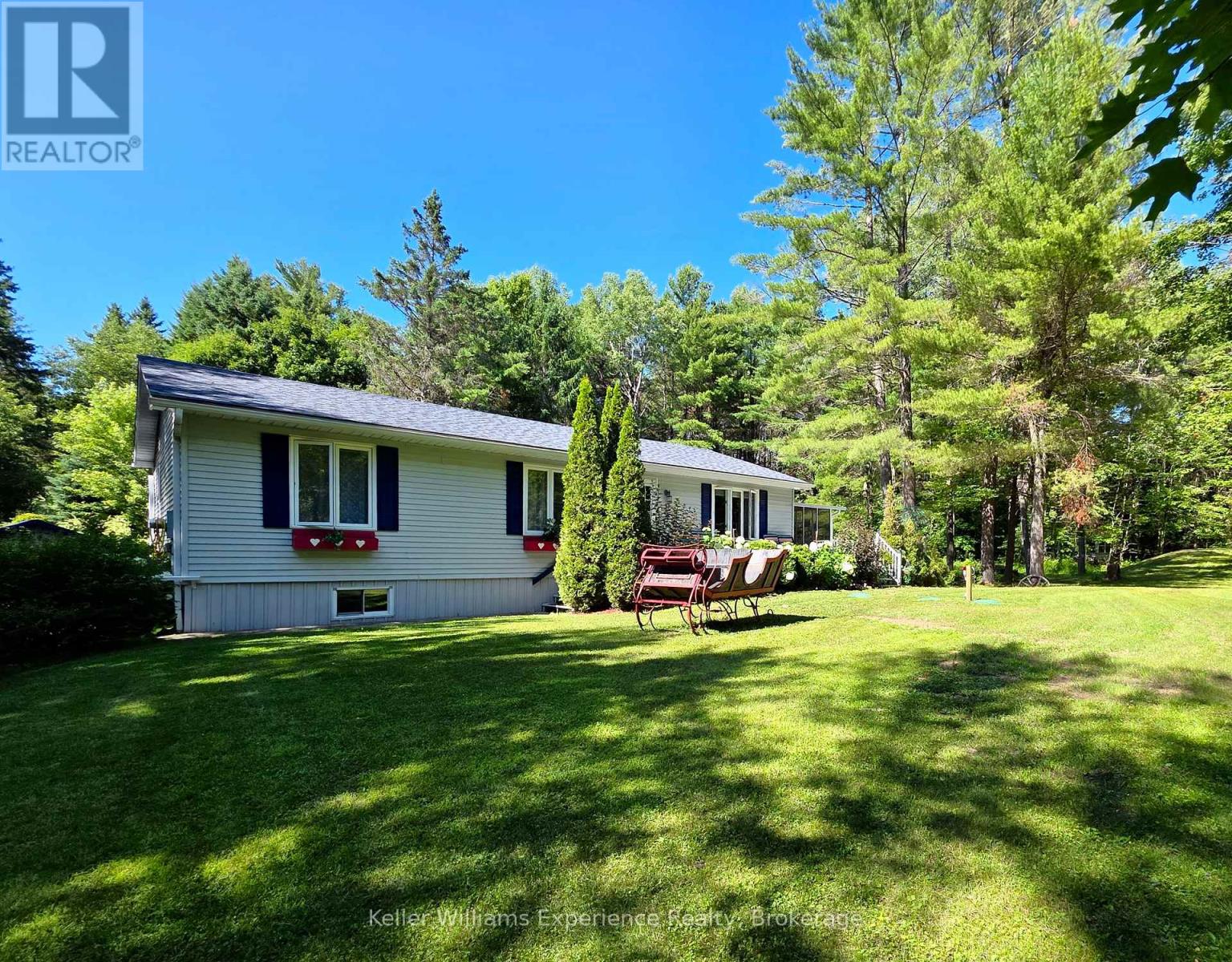 1186 Falkenburg Road, Bracebridge, Ontario  P1L 1X4 - Photo 4 - X12332228