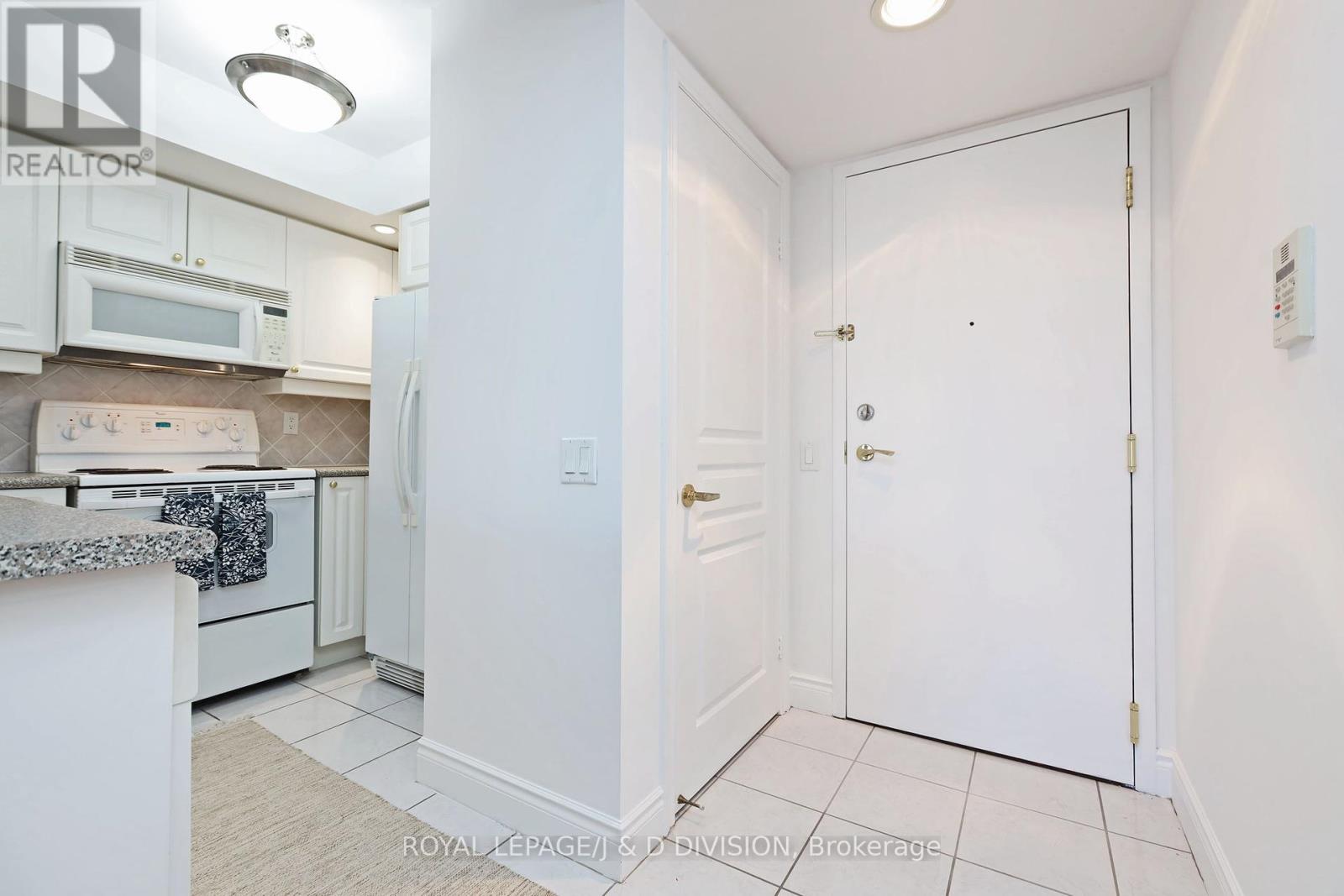 923 - 15 Northtown Way, Toronto, Ontario  M2N 7L5 - Photo 3 - C12354293