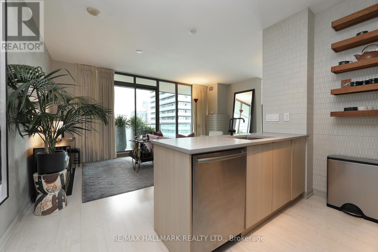 2406 - 33 Lombard Street, Toronto, Ontario  M5C 3H8 - Photo 10 - C12354410