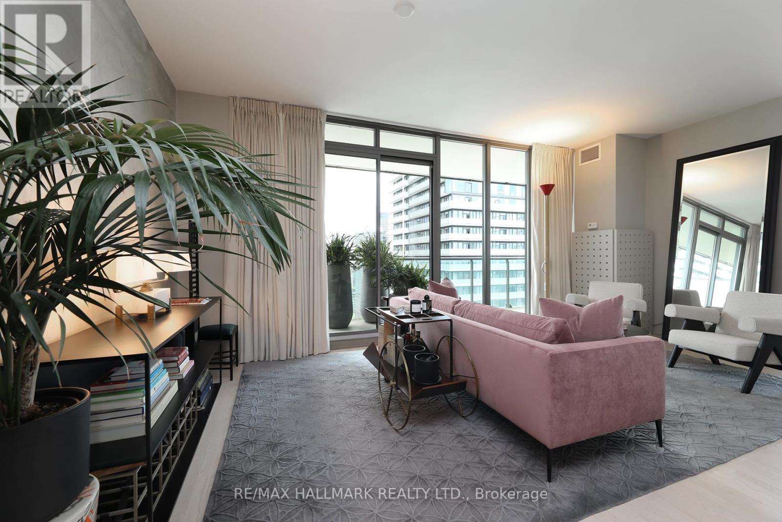 2406 - 33 Lombard Street, Toronto, Ontario  M5C 3H8 - Photo 13 - C12354410