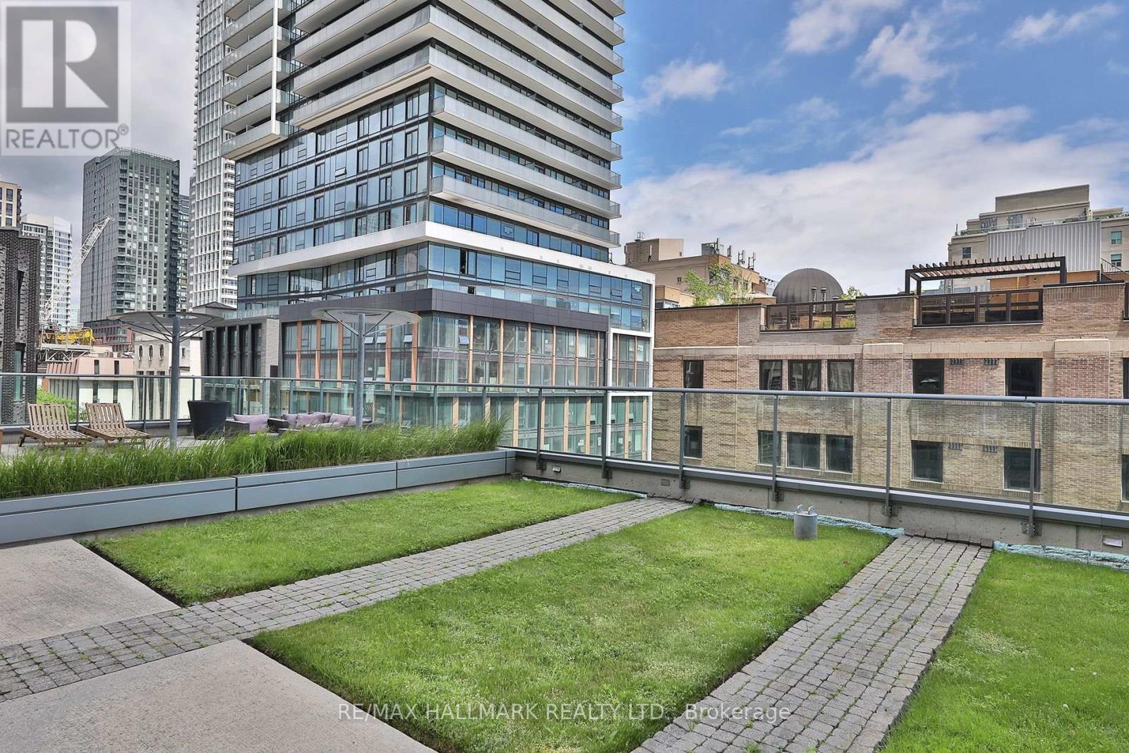 2406 - 33 Lombard Street, Toronto, Ontario  M5C 3H8 - Photo 32 - C12354410