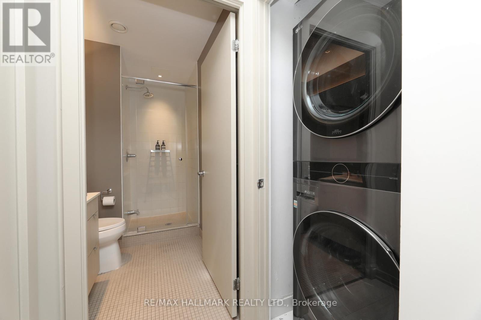 2406 - 33 Lombard Street, Toronto, Ontario  M5C 3H8 - Photo 6 - C12354410