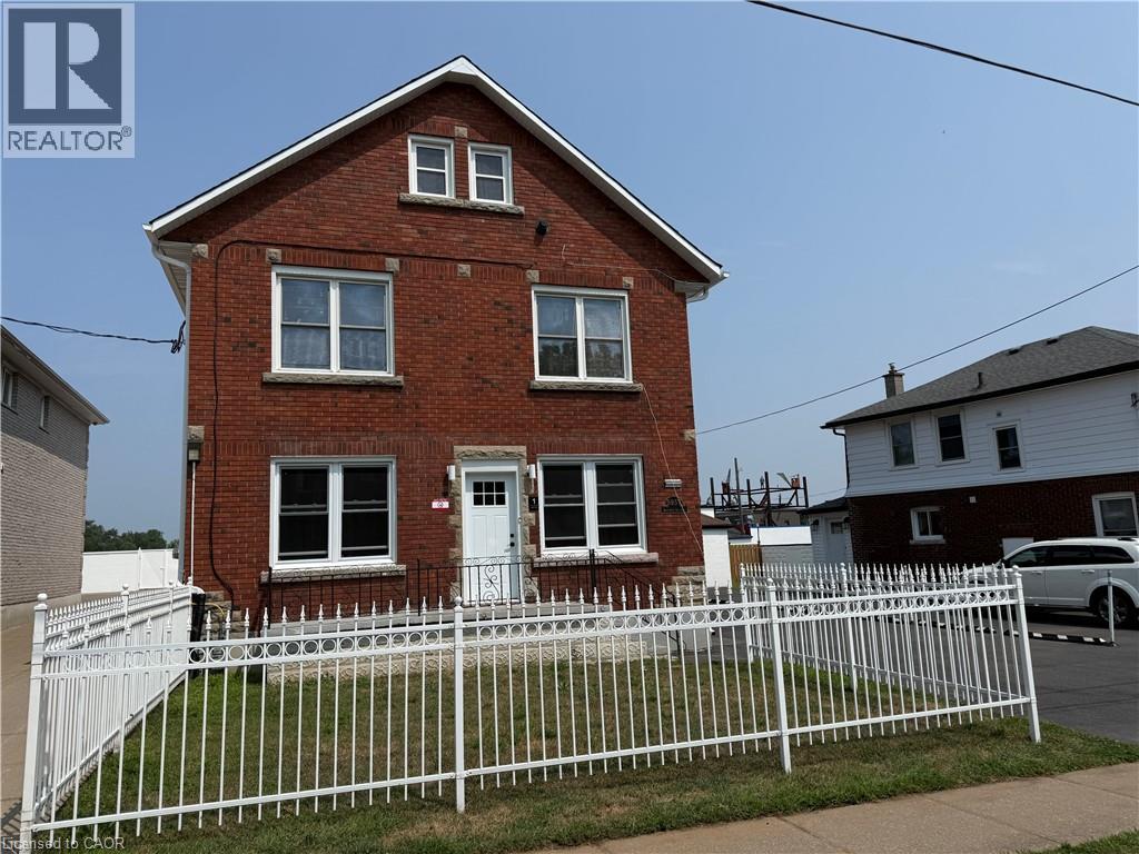 Property at 5957 BARKER Street image 3