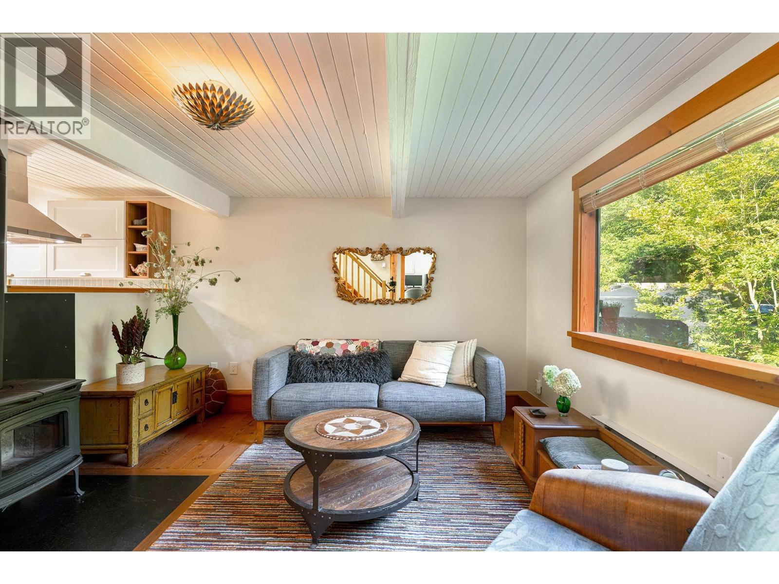 Property at 1312 OCEANVIEW ROAD image 4