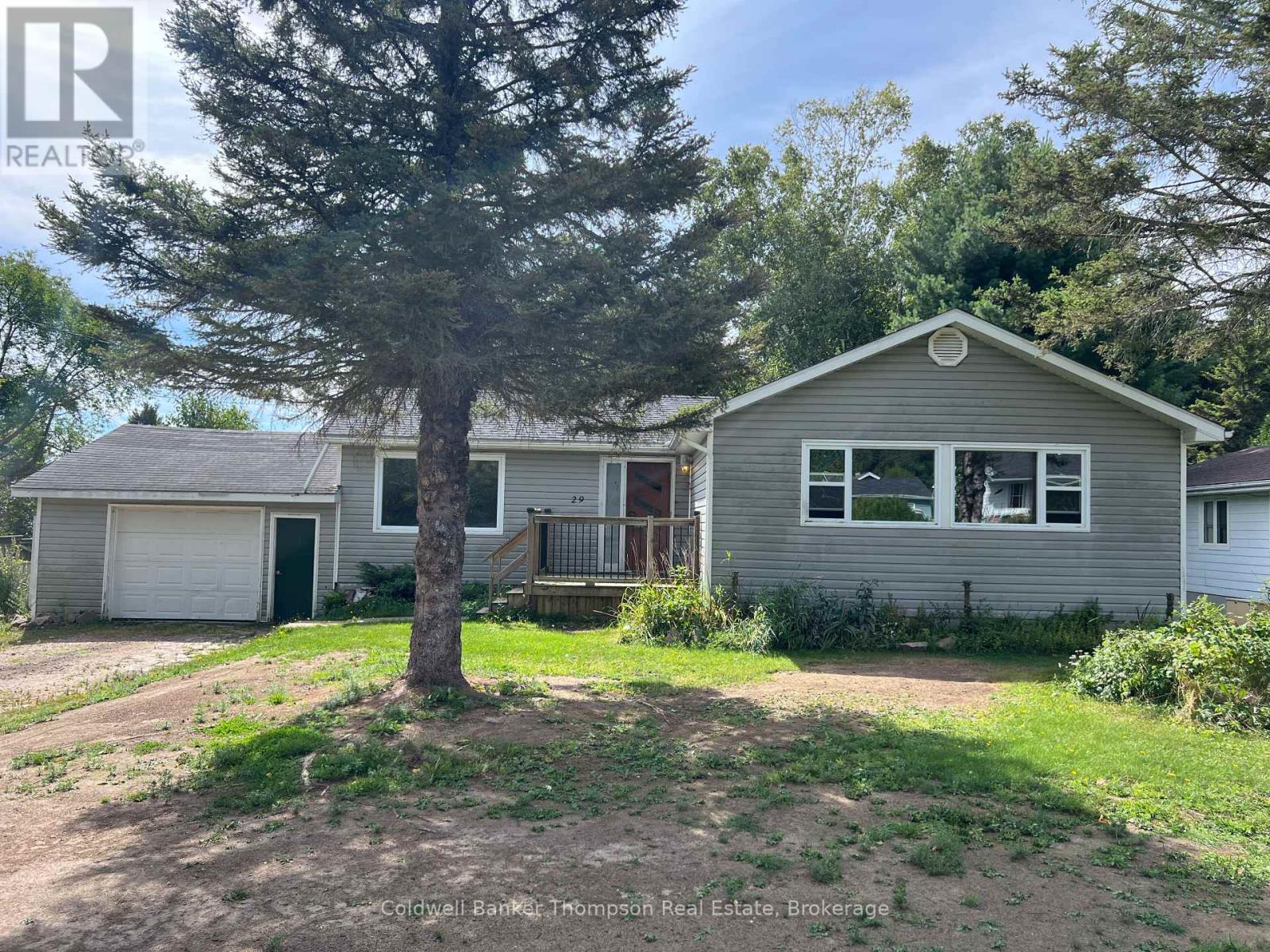 29 Queen Street, Sundridge, Ontario  P0A 1Z0 - Photo 1 - X12354453
