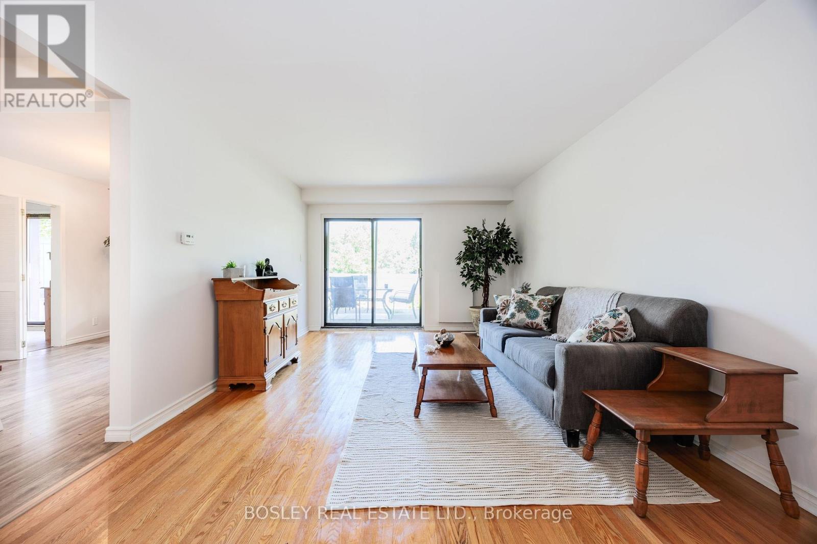Property at 60 - 4345 BLOOR STREET W image 3