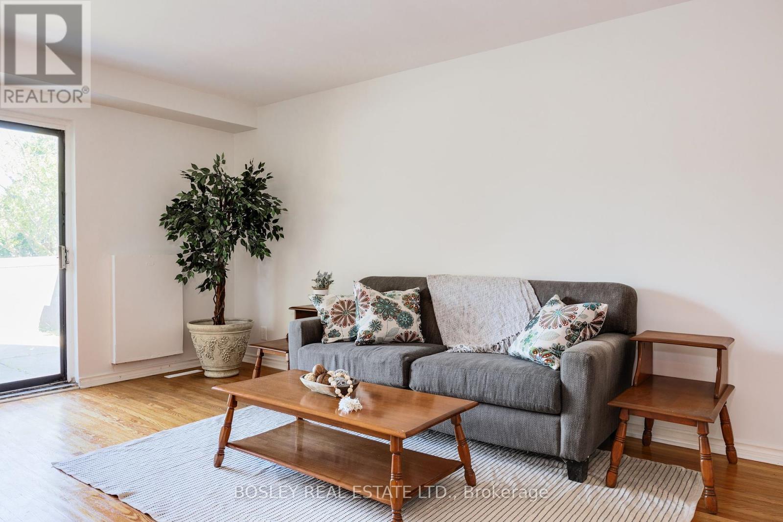 Property at 60 - 4345 BLOOR STREET W image 4