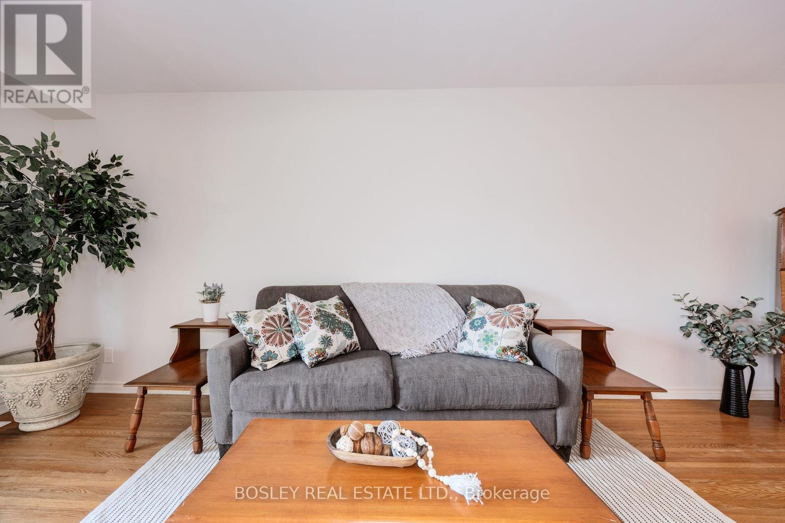 Property at 60 - 4345 BLOOR STREET W image 5