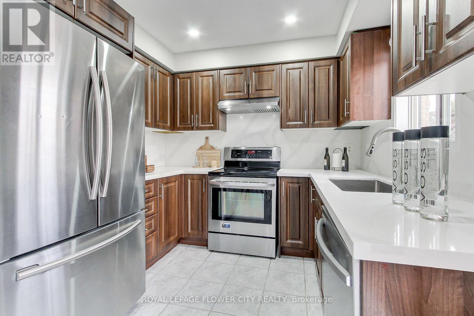 6 Studebaker Trail, Brampton, Ontario  L7A 3A2 - Photo 15 - W12354326