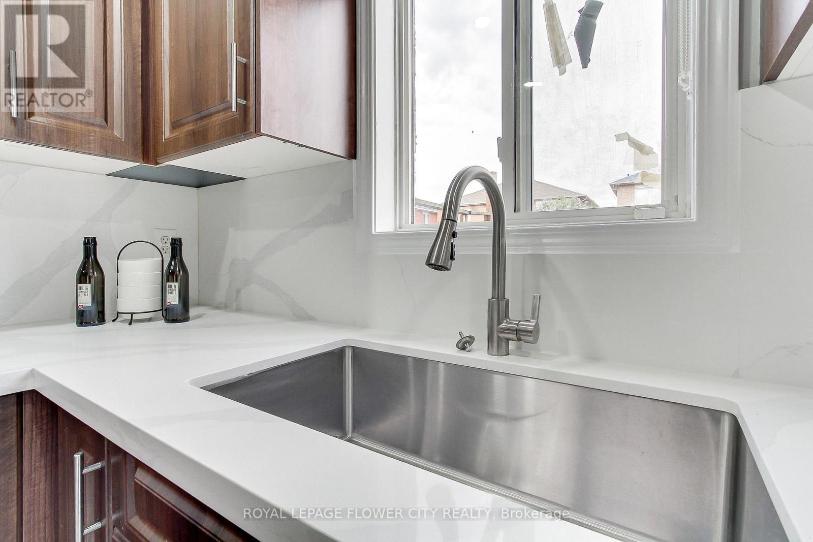 6 Studebaker Trail, Brampton, Ontario  L7A 3A2 - Photo 17 - W12354326