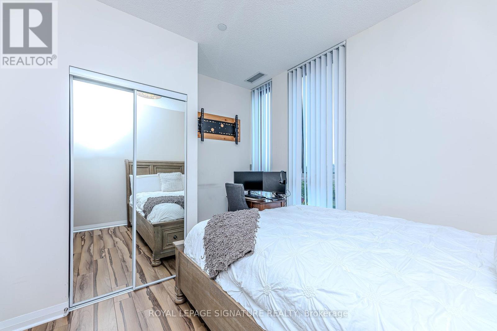 408 - 55 Eglinton Avenue W, Mississauga, Ontario  L5R 0E4 - Photo 12 - W12354341