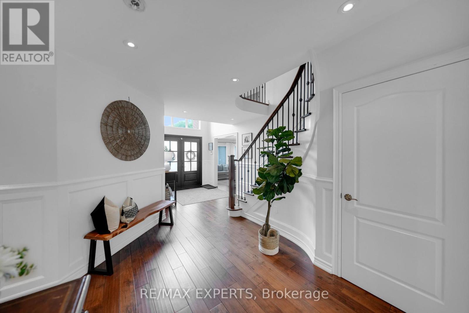 22 Gooderham Drive, Halton Hills, Ontario  L7G 5R6 - Photo 12 - W12354360