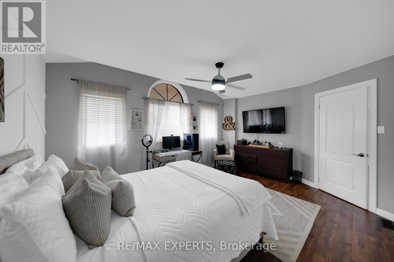 22 Gooderham Drive, Halton Hills, Ontario  L7G 5R6 - Photo 27 - W12354360