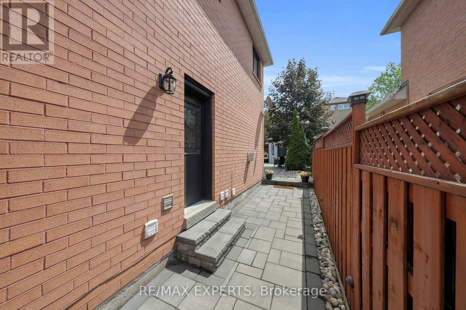 22 Gooderham Drive, Halton Hills, Ontario  L7G 5R6 - Photo 42 - W12354360