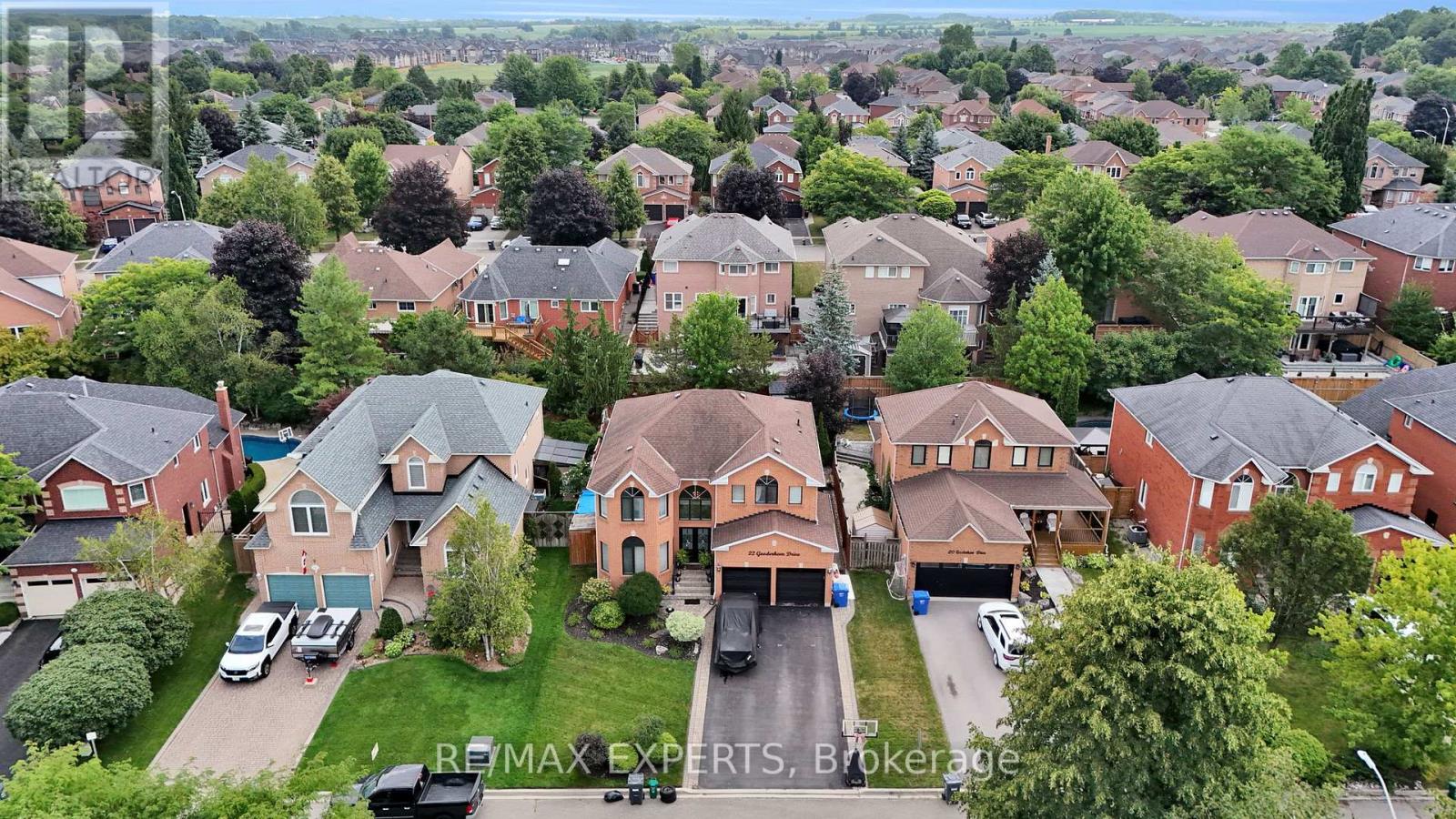 22 Gooderham Drive, Halton Hills, Ontario  L7G 5R6 - Photo 48 - W12354360