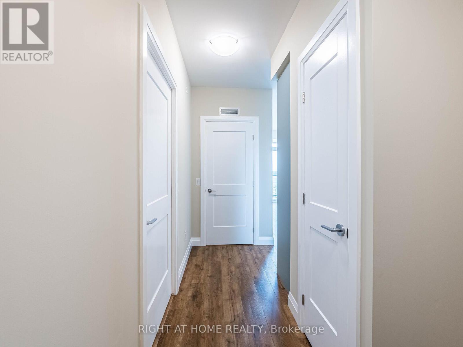 804 - 385 Winston Road, Grimsby, Ontario  L3M 4E8 - Photo 12 - X12354369
