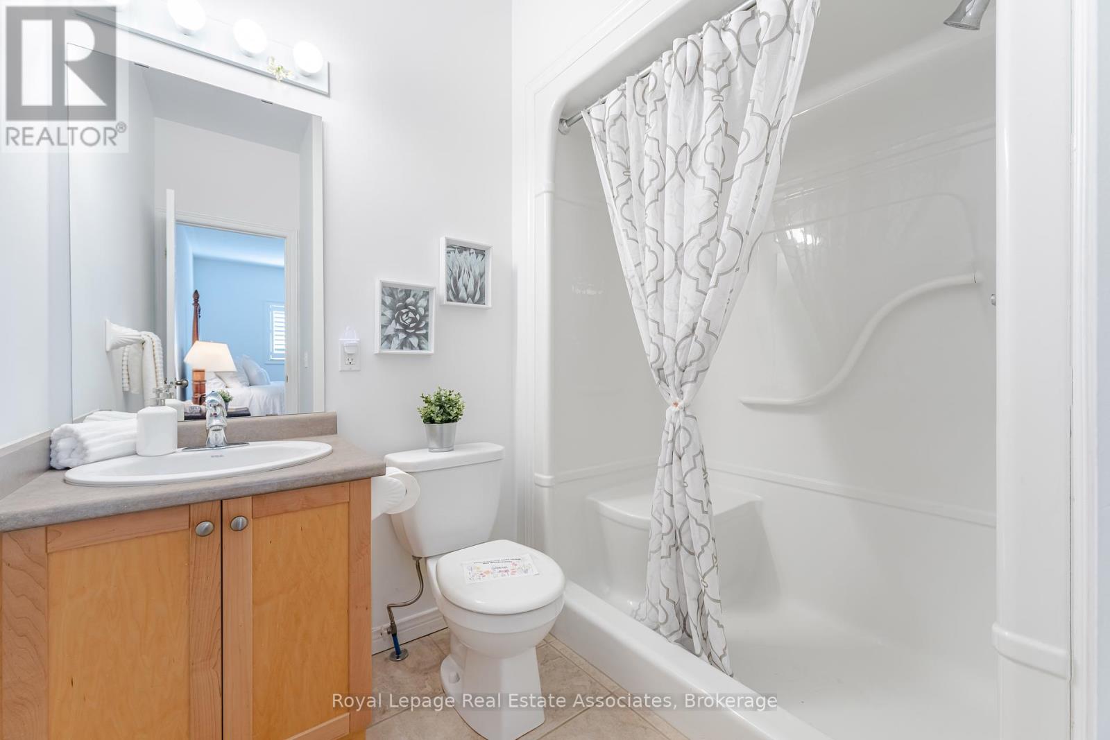 10 Cornflower Crescent, Hamilton, Ontario  L0R 1P0 - Photo 17 - X12354377