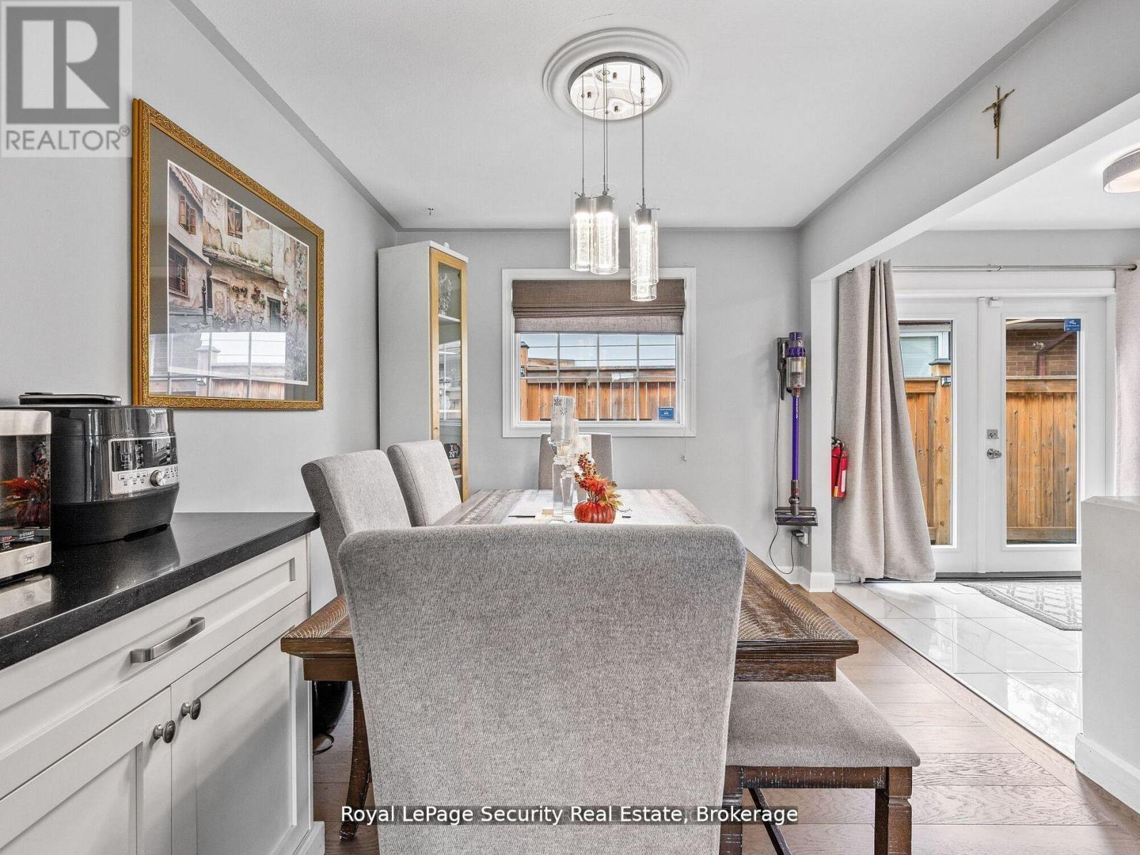 2 Maitland Avenue, Hamilton, Ontario  L9A 3J3 - Photo 14 - X12354401